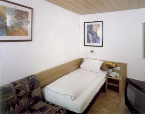 Frankischer Landgasthof Hotel Uettingen Habitación foto